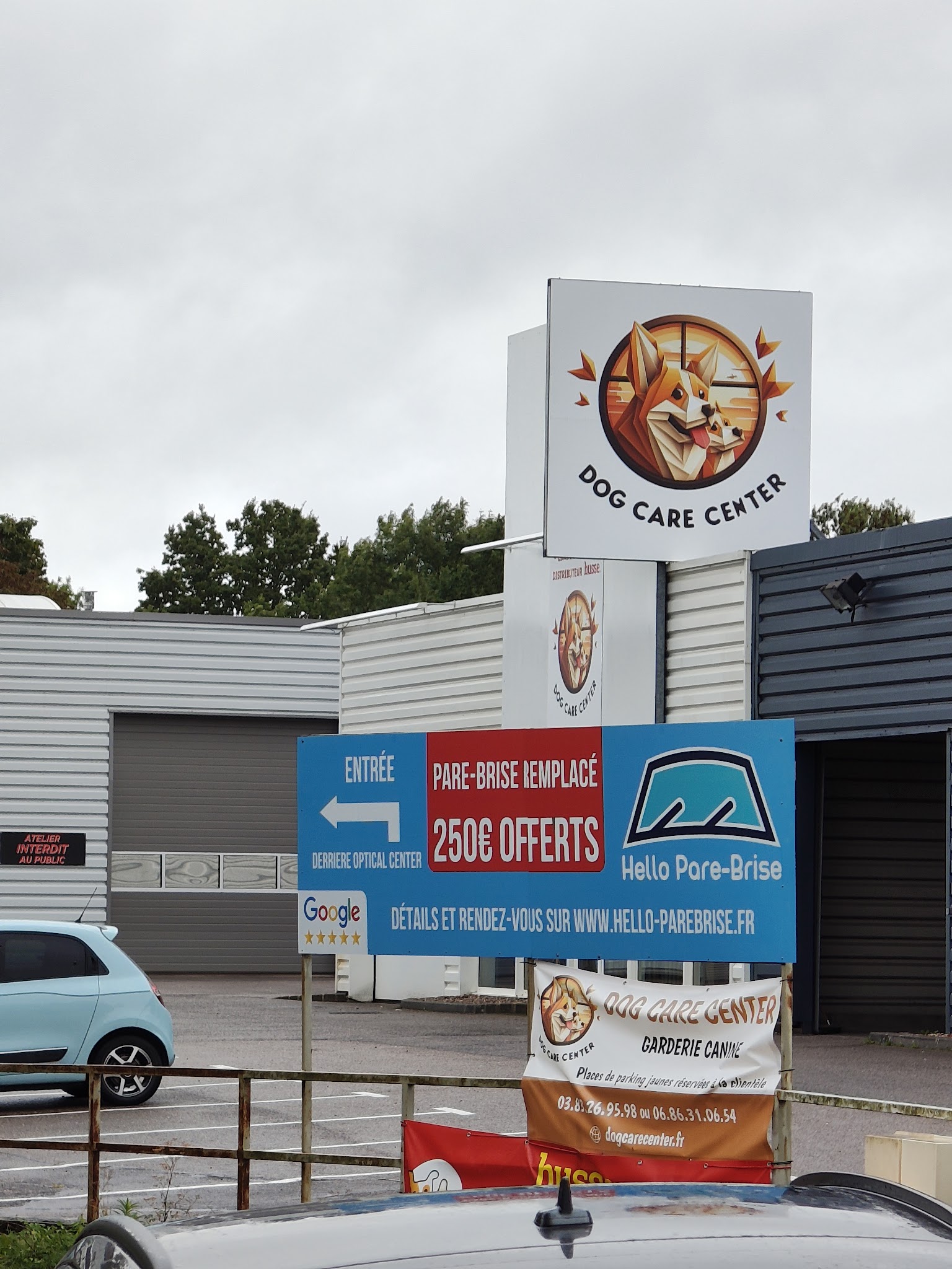 Dog Care Center - HUSSE® - Pickup — photo