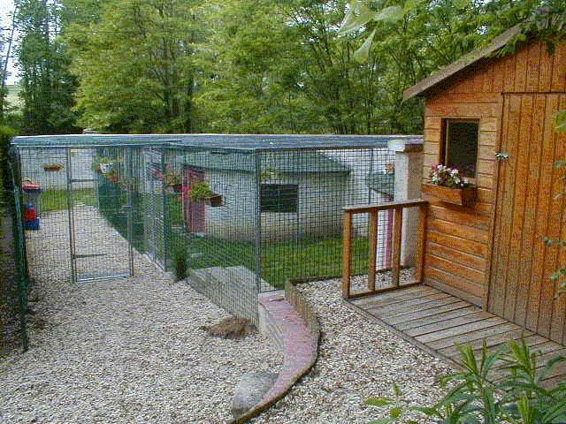PENSION CHIENS CHATS DE "LA MONTAGNE CHARRON - LE CHENIL DE LA FEE"