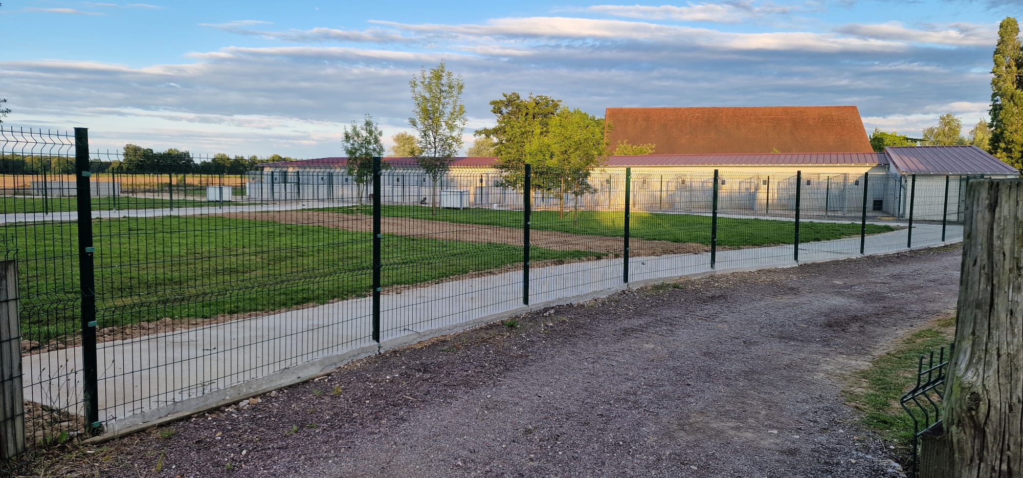 Le Clos Du Bonheur (Élevage, Pension canine, Animalerie, Toilettage, Education) — photo